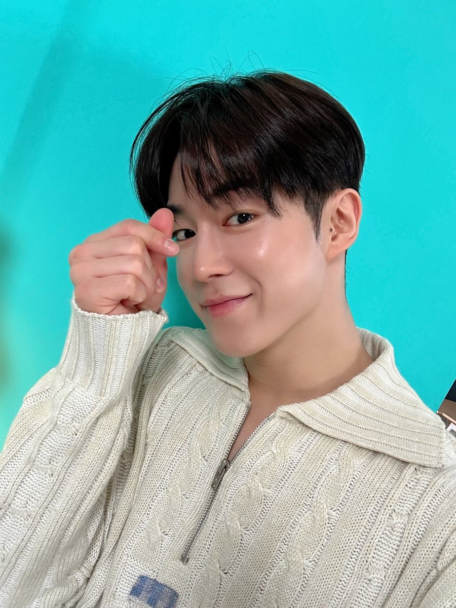 SF9_FANCLUB's tweet photo. [📸] 셀폰KODE

#SF9 #에스에프나인 #다원 #DAWON https://t.co/rULWbWnmQr