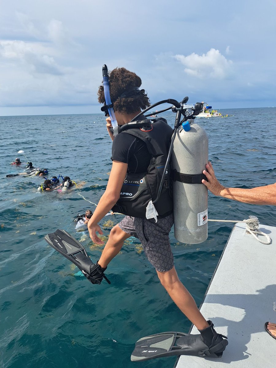 miriam kenyon (@mimikenyon) on Twitter photo Back at it again! Way to close out the school year 🤿Scuba diving certifications! <a href="/hdwoodsonshs/">HD Woodson HS</a> <a href="/dcpublicschools/">DC Public Schools</a> <a href="/RooseveltSHSDC/">Roosevelt SHS</a> Back at it again! Way to close out the school year 🤿Scuba diving certifications! <a href="/hdwoodsonshs/">HD Woodson HS</a> <a href="/dcpublicschools/">DC Public Schools</a> <a href="/RooseveltSHSDC/">Roosevelt SHS</a>