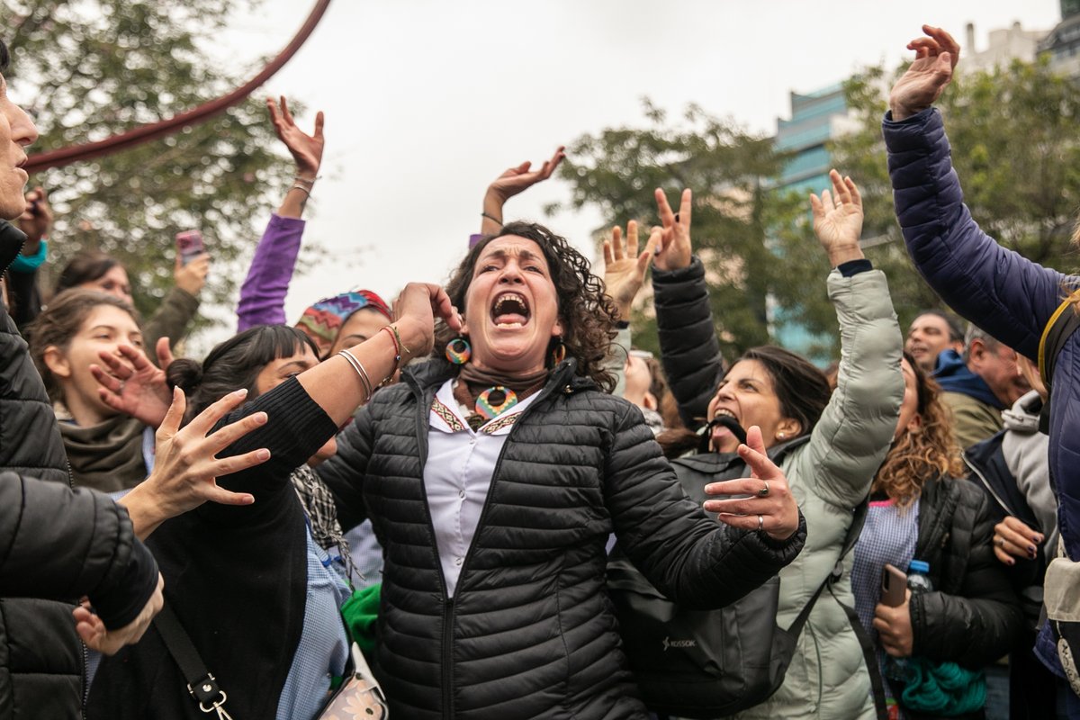 → Comenzá el día con #periodismofeminista

📢✊🏾 Ayer hubo una masiva movilización en el Obelisco de CABA en apoyo a la comunidad de Jujuy, para repudiar la represión de Morales y exigir la liberación de lxs detenidxs y la derogación de la reforma constitucional. 📸@solavena: