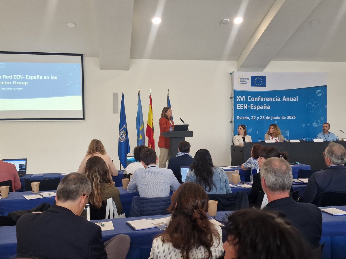 Nuestra compañera Lucía Díaz de @aaconocimiento @trade_andalucia @ceseand_een @EconoHaciendAND participa en la sesión presentando las actividades del Sector Group #Energia
#EENCanHelp
#EEN23Oviedo
#EENis15