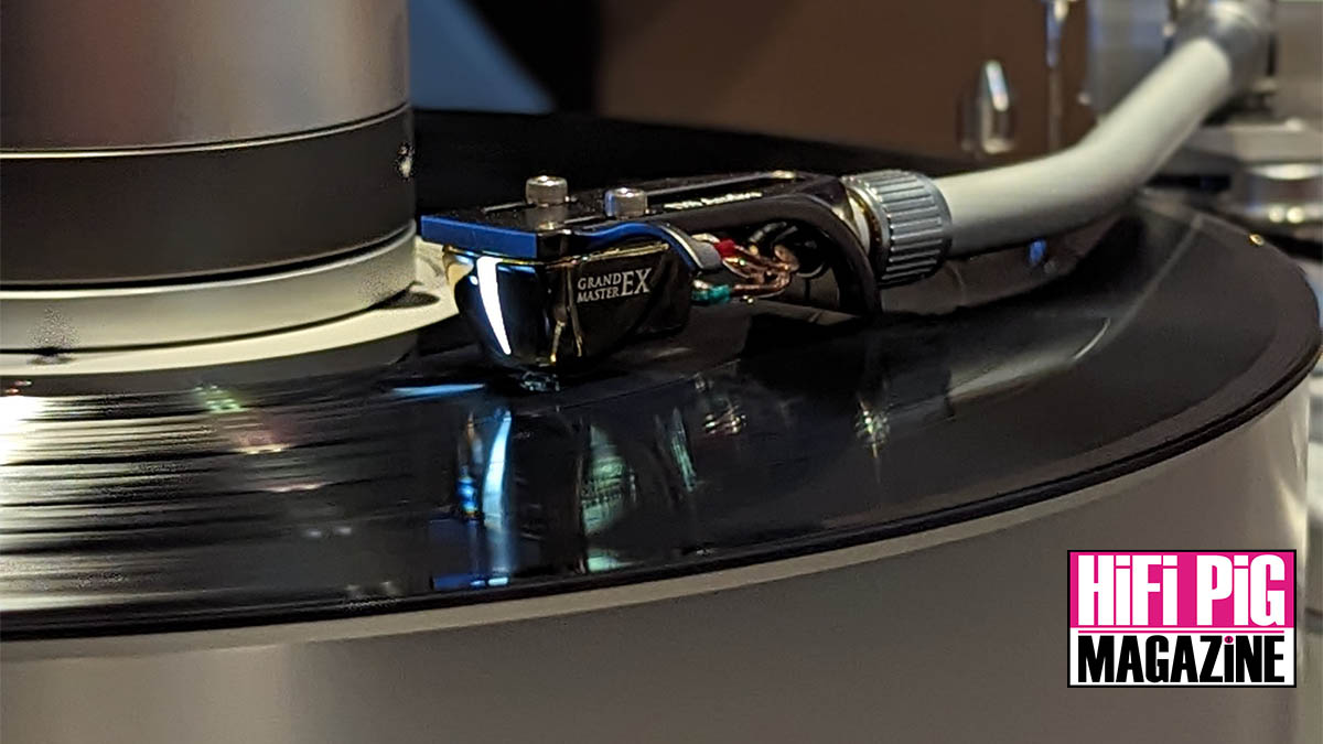 The @DS_Audio Grand Master Extreme Optical Cartridge was launched this weekend at the North West Audio Show 2023 with @SoundFowndation 

hifipig.com/ds-audio-grand…

#hifi #hifinews #audiophile #vinyl #cartridge #luxuryaudio #highendhifi #japanesehifi #madeinjapan