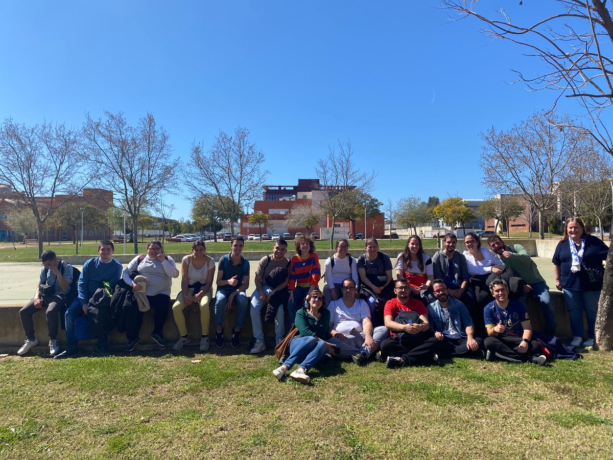 uhu_igualdad's tweet photo. ➡️Tras un curso lleno de buenísimos momentos y mucho aprendizaje, el alumnado de la segunda promoción de FEADI pone fin a su experiencia universitaria.
🫶 Os dejamos algunas imágenes de diversos momentos y actividades que se han llevado a cabo durante todo el año.
#feadi #uhu https://t.co/gUDEWzB1wx