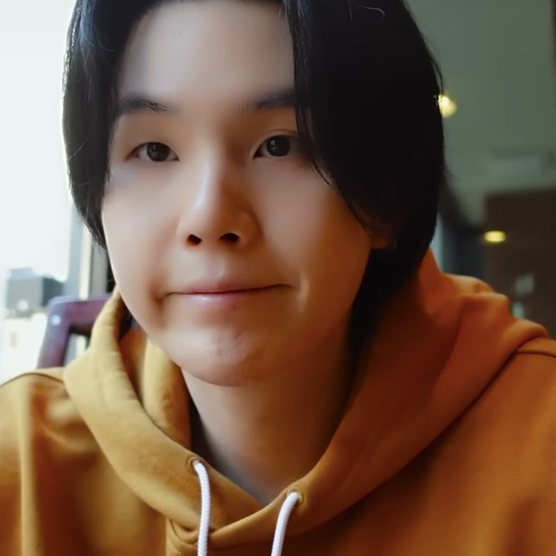pkuptrucks's tweet photo. He’s given us an album, a tour, diaries, a vlog, a date night, virtual fan meetings, multiple music videos, a dance practice for a song where he doesn’t perform choreo for god’s sake. 

And on top of all that, he adds in as many :] as he can, cause he knows we love them. https://t.co/gYB3KY3i1y