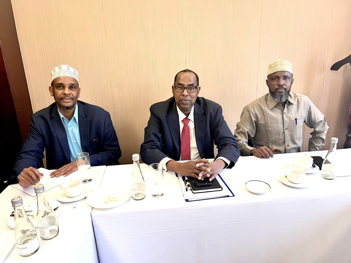 GaraadMukhtaar's tweet photo. It was a pleasure meeting with Amb. Mr. Mohamed Abdi Affey, special envoy of UNHCR for Horn of Africa. We discussed about the humanitarian aid for the refugees and our displaced people in Ethiopia and current situation in Las-Anod. On behalf of our people, we thank the Amb. Mr. Affey & the UNHCR for their assistance and continuous support for those impacted and displayed by the indiscriminate shellings of SomaliLand.