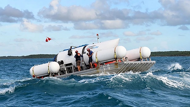 BeastNews2's tweet photo. JUST IN 👀: The missing Titanic tourist submarine is now believed to have run out of oxygen, according to U.S. Coast Guard estimates. https://t.co/P0u8tIT9OV