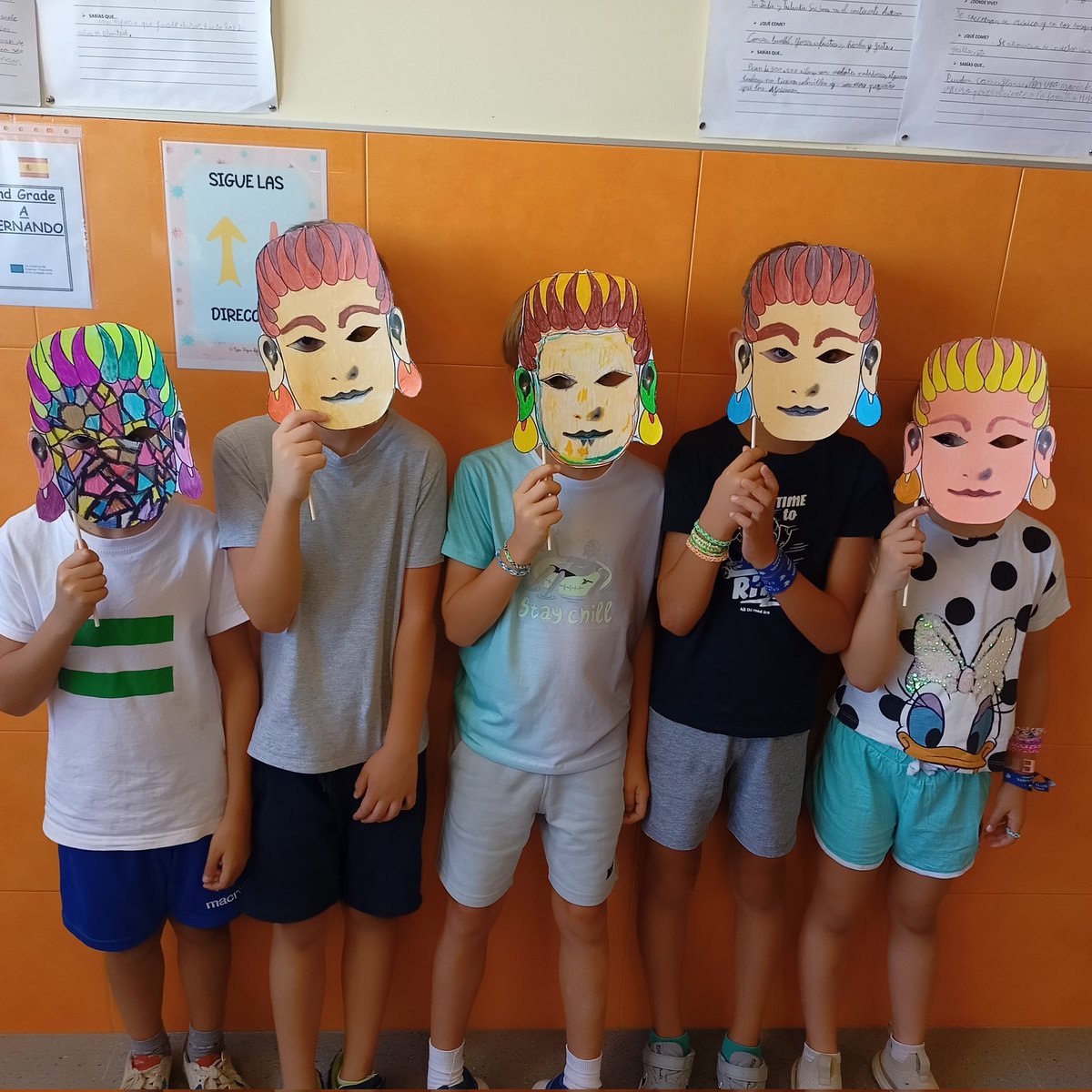 DoctorAlban's tweet photo. @ArqueologocoBa máscaras hechas por niños de 2º de primaria https://t.co/acb8fWYP9w