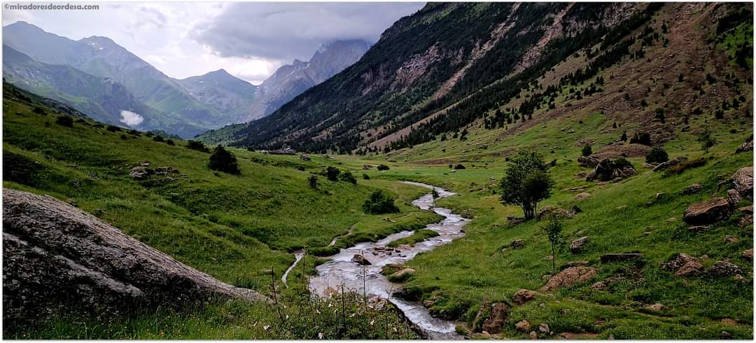 📍Valle de Bujaruelo
Verde primavera
 🌿🌿🌿🌿
🗻🏔
miradoresdeordesa.com
🗻⛰️🏔