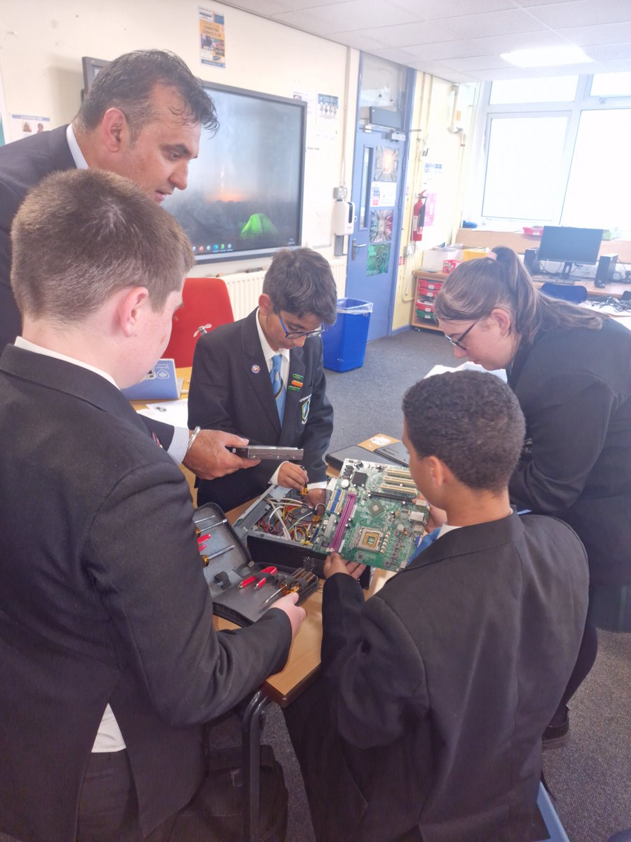 LyndonICT's tweet photo. Computer Club - Build a Computer. KS3 learners building a computer from scratch. https://t.co/WCAOBeGjWi