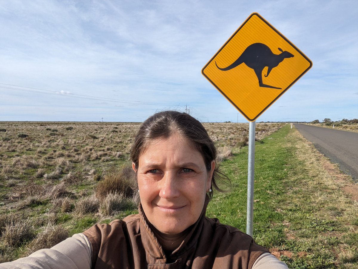 PorcileVirginia's tweet photo. #coolsoilsinitiative @IRECNSW keeps moving on.

Monitoring #soilcarbon and #GHGemissions from #cropping in the Murrumbidgee area.

Great opportunity to meet and catch with young ag people. https://t.co/NaOTUGOwKQ