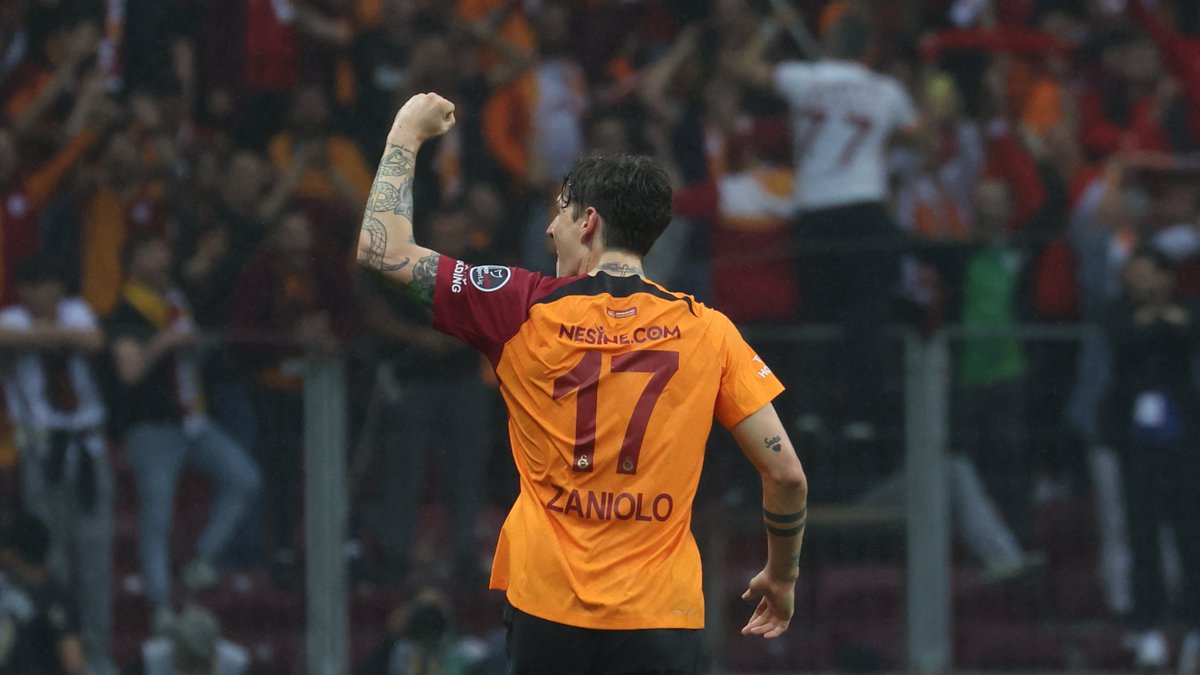 trtspor's tweet photo. 🟡🔴Galatasaray; Victor Nelsson, Sacha Boey ve Nicolo Zaniolo'nun olası satışından 80 milyon euroluk bir bütçe elde etmeyi planlıyor.

🔗https://t.co/MR5Hk5BpYx https://t.co/ipb2GZWMdP