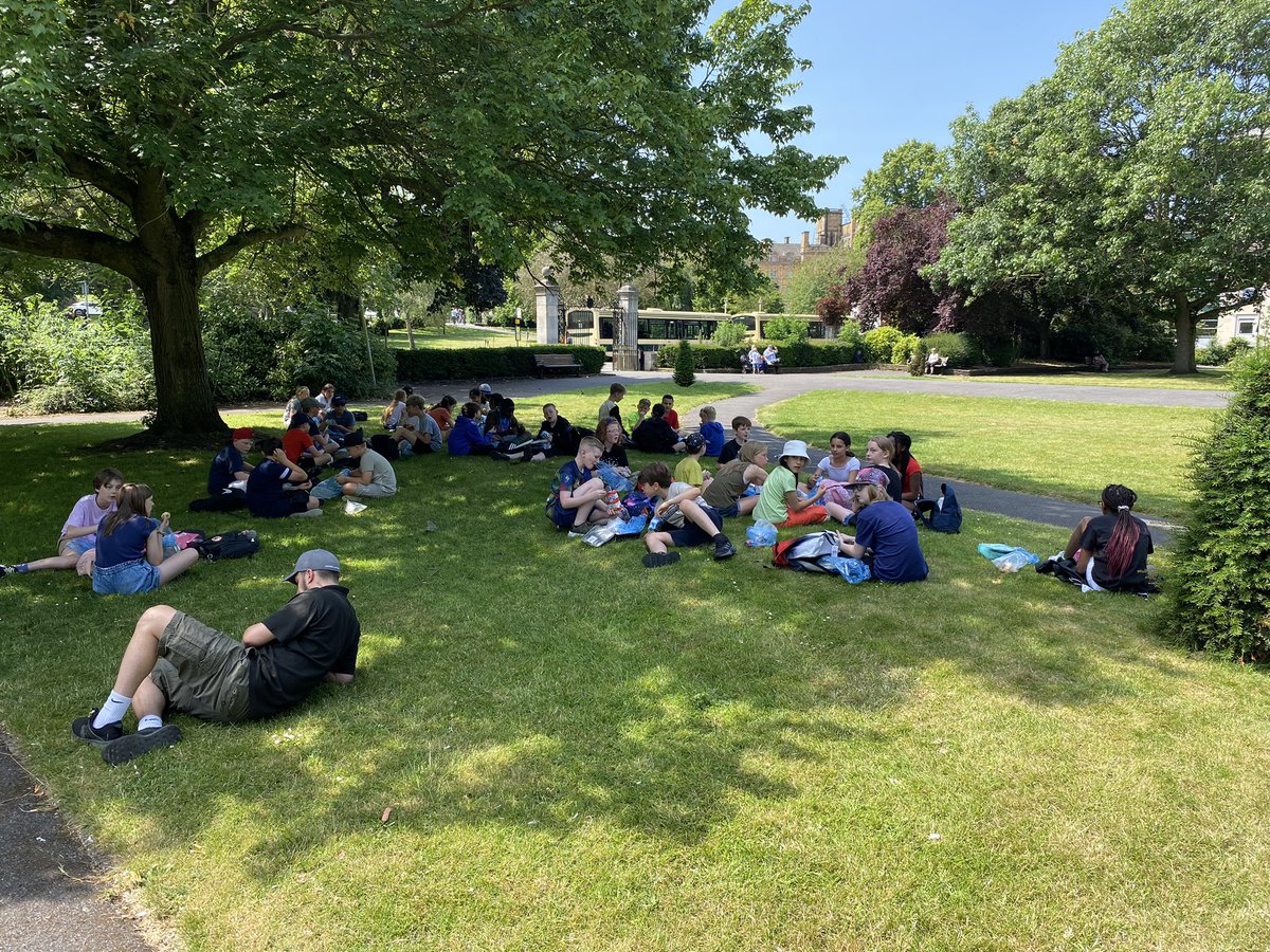BignoldPrimary's tweet photo. We’re now enjoying lunch in one of York’s many beautiful parks #York #yorklife #relax https://t.co/94A8PTtPA6