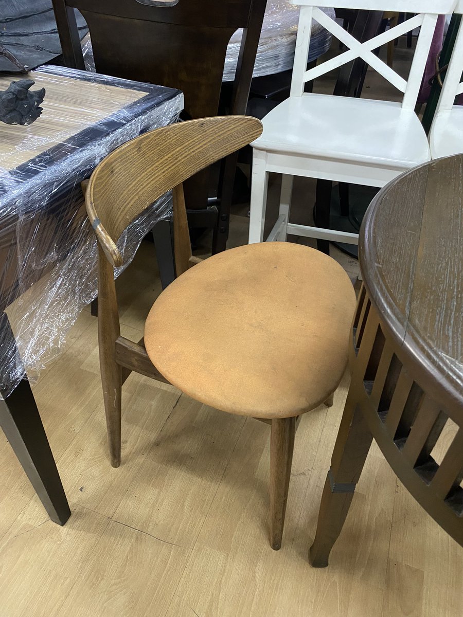 warnabilla's tweet photo. Hasil tangkapan secondhand terkini; my RM130 dining table &amp; RM80 dining chairs 🥰 love how it’s coming together! https://t.co/n1DIzS60gc