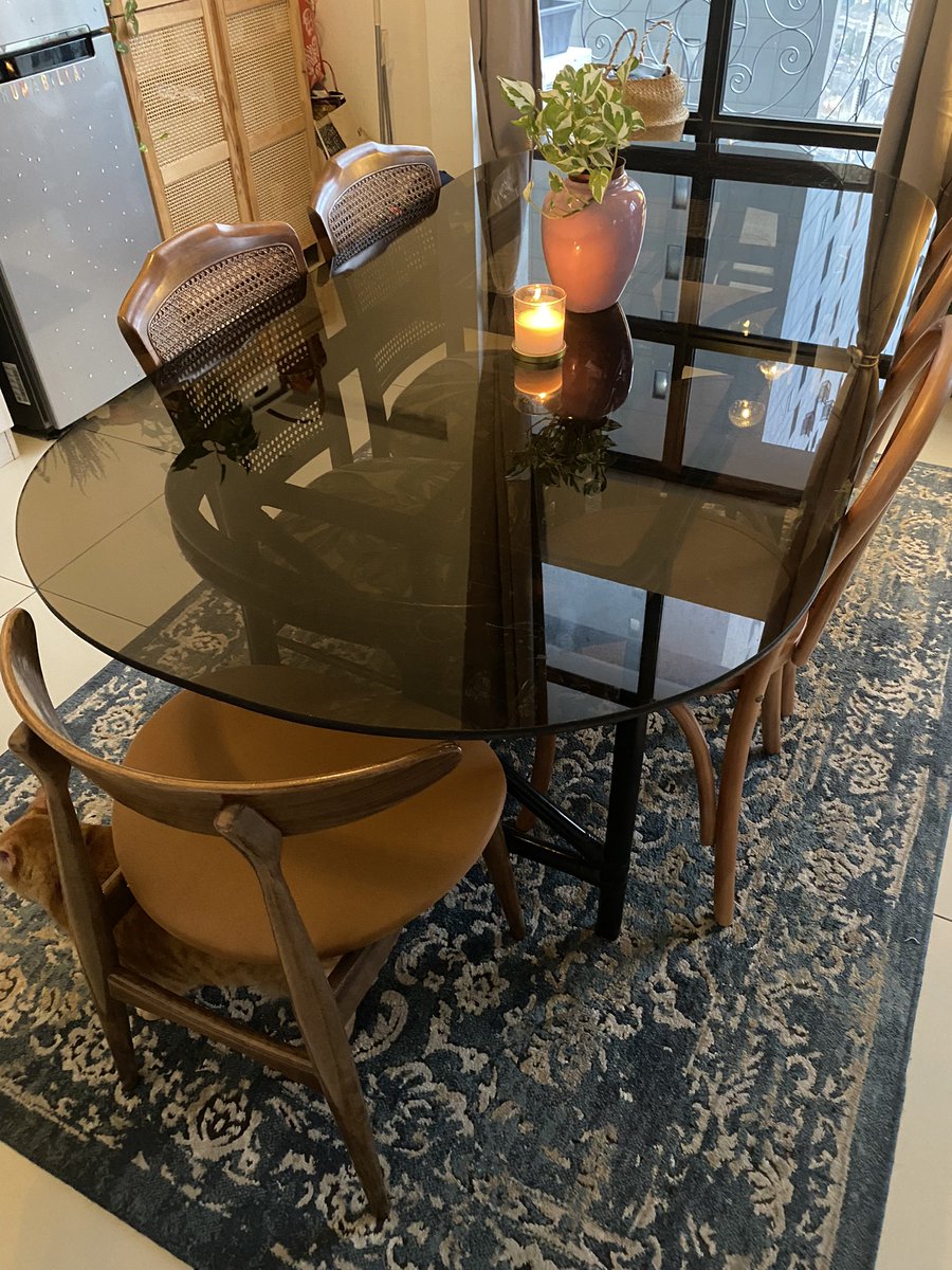 warnabilla's tweet photo. Hasil tangkapan secondhand terkini; my RM130 dining table &amp; RM80 dining chairs 🥰 love how it’s coming together! https://t.co/n1DIzS60gc
