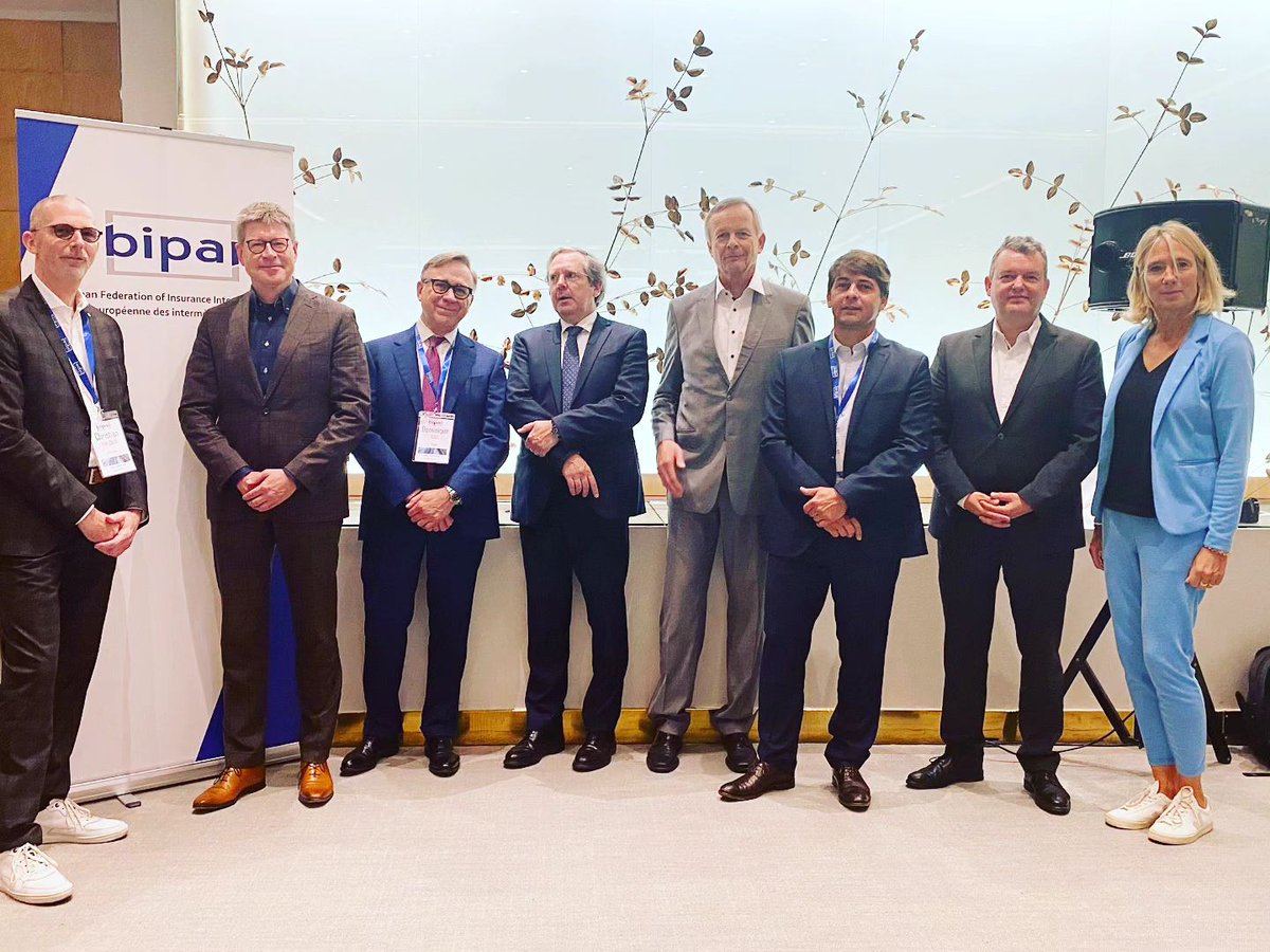 BVK_Presse's tweet photo. Bild v.l.n.r.: Christian von Göler, BVK-Vizepräsident Gerald Archangeli, Dominique Sizes (Bipar Chairmen), Nic de Maesschalck (BIPAR HGF), Ulrich Zander (WFII Past Chairman), Nicolas Boheme (#BIPAR Vice-Chairman), Dr. Wolfgang Eichele (BVK HGF), Anja C. Kahlscheuer (#BVK-GF). https://t.co/LD4Xd9UsfC