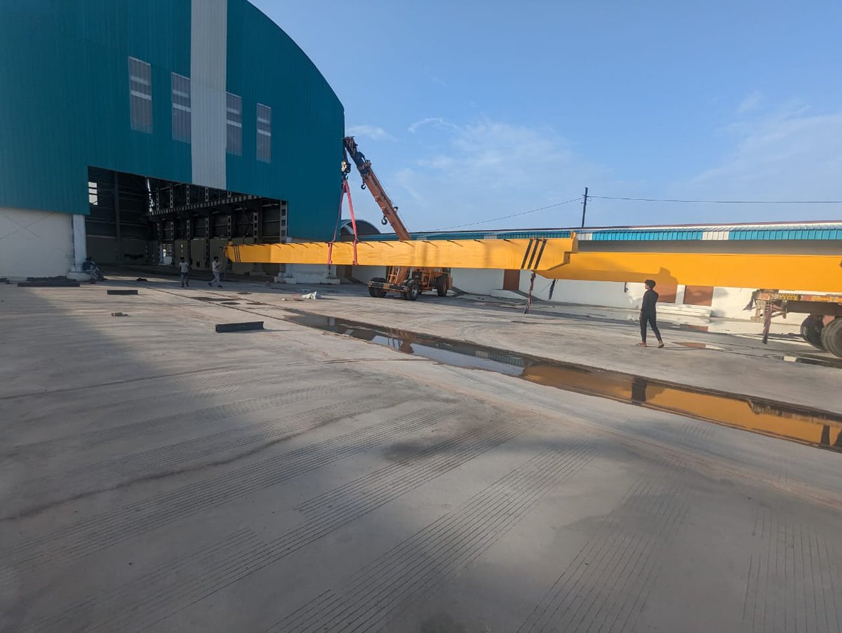 HolisticTechno's tweet photo. EOT crane arrived at site Botad site, Western Railway, Gujarat, India. 
Stay tuned for more updates!" 
#ConstructionUpdate #BotadSite #WesternRailway #Gujarat #India #BuildingABetterTomorrow #htpl #holistictechno #holistictechnoengineers https://t.co/K9tlXo11ML