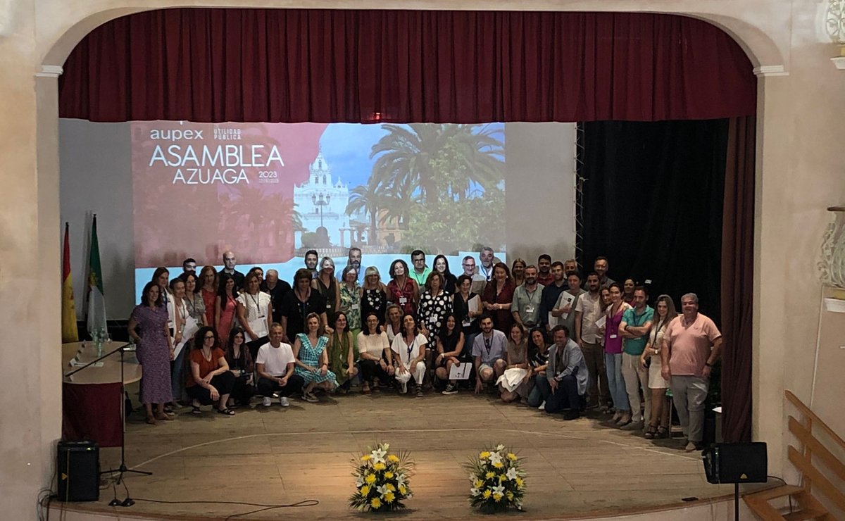 up_aupex's tweet photo. #AsambleaGeneral
👏Gracias a todas las personas que han venido hasta este precioso y acogedor pueblo y felicidades a la UP de Azuaga por su 40 aniversario 🎊
#UUPP #UniversidadesPopulares #AUPEX #Asamblea #Azuaga #Extremadura https://t.co/cwgLwwOHeR