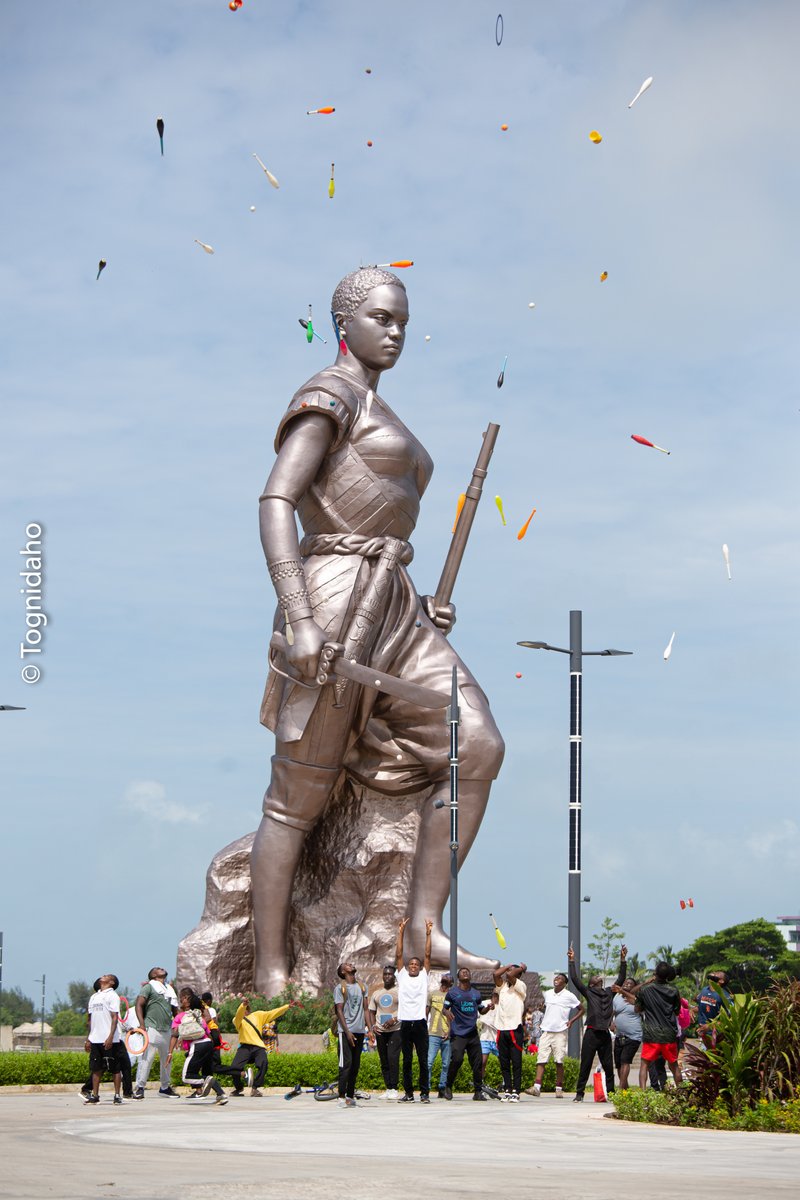 Belle parade de Circo Bénin sur le Boulevard de la Marina - Cotonou, Bénin le samedi dernier dans le cadre de la commémoration de la Journée Mondiale de la #jonglerie #JMJ23 

Crédit Photo: Tognidaho

#tognidaho 
<a href="/UEauBenin/">UE au Bénin</a> <a href="/ambafrancebenin/">La France au Bénin 🇫🇷🇧🇯🇪🇺</a> <a href="/TourismeBenin_/">Ministère Tourisme, Culture et Arts - GouvBénin</a> <a href="/gouvbenin/">Gouvernement du Bénin 🇧🇯</a>