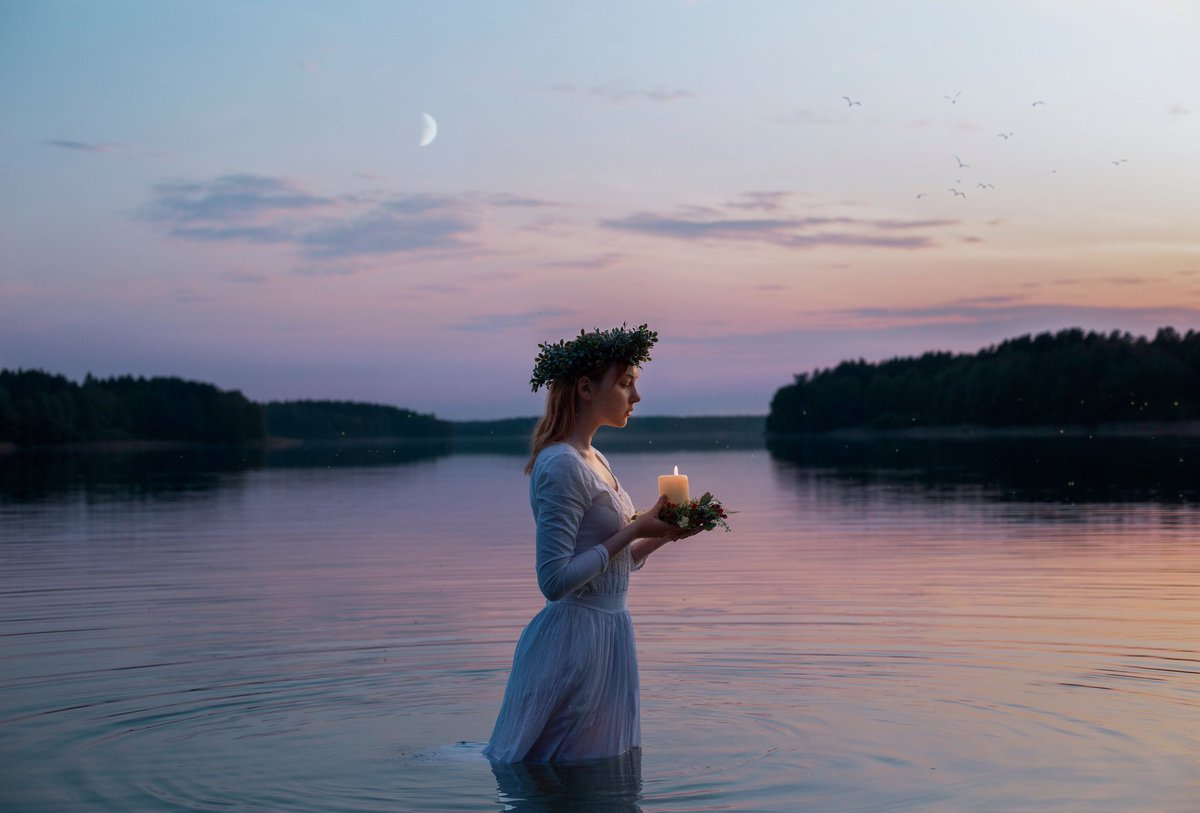 'Kupala Night'

Self-portrait taken to celebrate the shortest night of the year and love.
Happy #Summer #Solstice2023