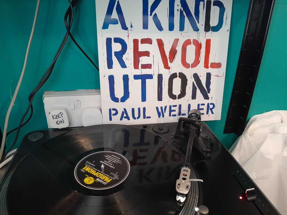 hollow_wall's tweet photo. #NowPlaying spinning this in the shop today Paul Weller A Kind Of Revolution. Open until 5pm today 💿🎶🎧🕵‍♂️ https://t.co/E5LG52SgbN