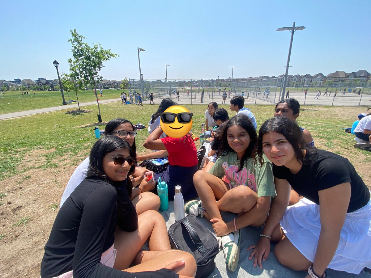 To celebrate our amazing year together, we have been doing 1 activity as a class family each day in June. Yesterday was Picnic Day on the hill 🧺