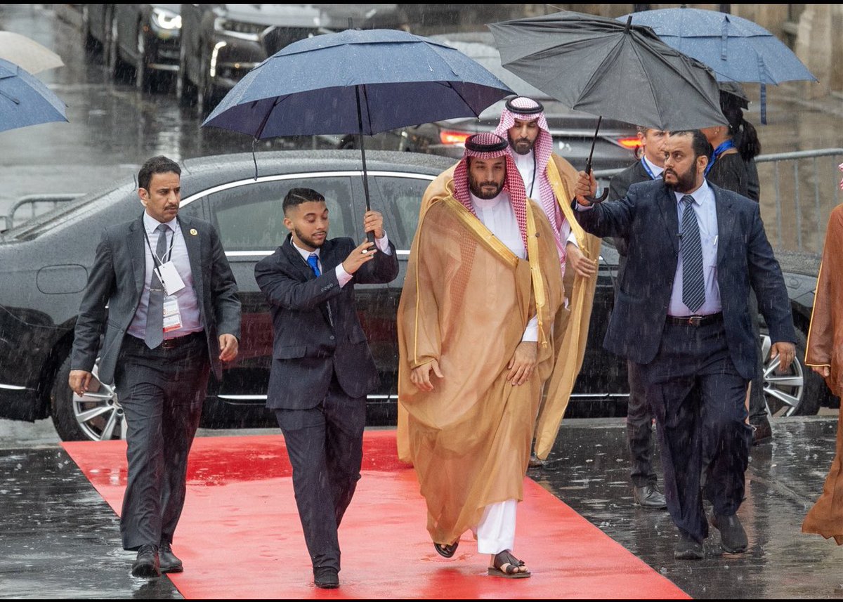 الله يحفظك ويطول عمرك🇸🇦 #محمد_بن_سلمان_في_فرنسا