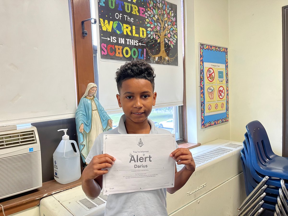 SMHschoolMilton's tweet photo. SMH–Faith, Excellence, Service! Darius was awarded Internet Awesome Status because he has proven to be Internet Alert. You know how to tell the difference between the real and the fake. You have proven to be awesome at Internet Alertness! @bostoncathsupt @csoboston @csfboston https://t.co/bsKbq7lr8U