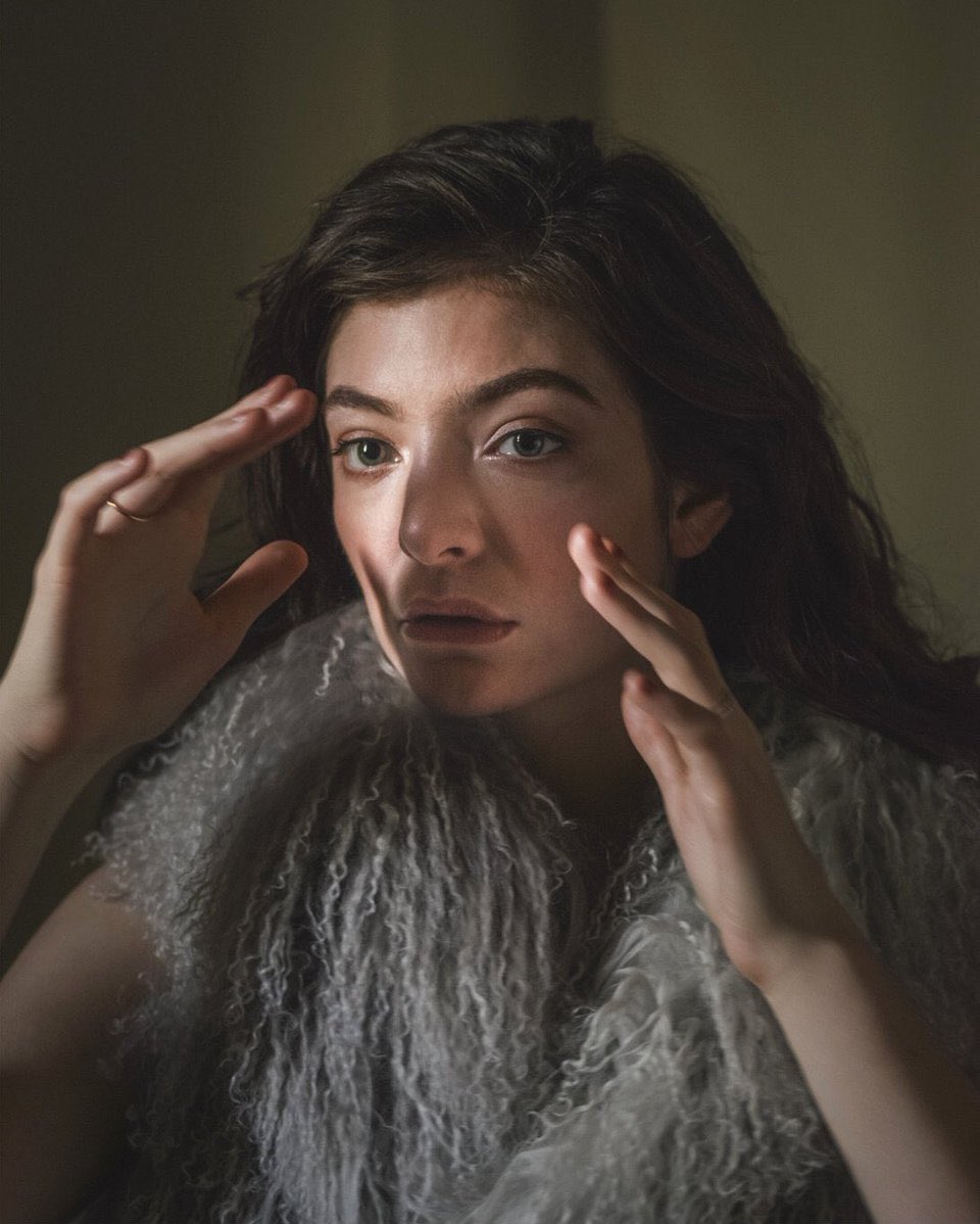 Lorde Charts on Twitter ". lorde’s “Supercut” for FIRST time ever, was
