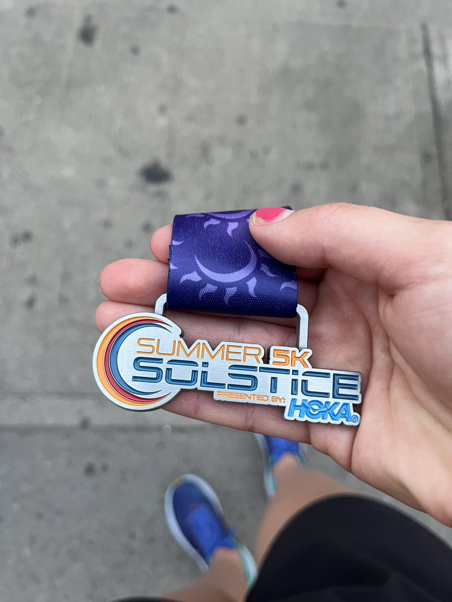 LeahKomer's tweet photo. Such a fun event running a sunset 5k hosted by @RunningRoom and @hoka to celebrate the #SummerSolstice . Will be back next year 🏃‍♀️ https://t.co/KavlI7K389