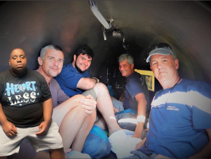 nunca debí fumar d esa mierda ahora estoy aquí