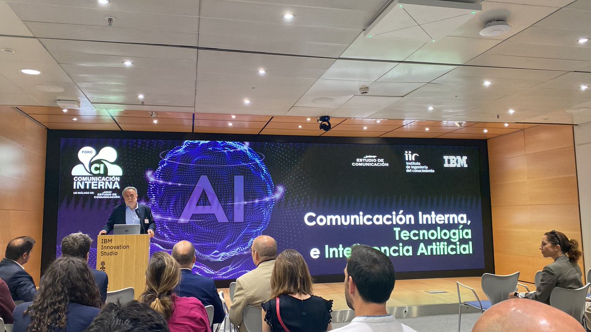 pablo_gonzalo's tweet photo. Con el tesoro de los aprendizajes acumulados en 100 sesiones del #foroci y lanzados a los retos el futuro, hoy hemos estado en @IBM_ES hablando sobre  #IA aplicada a la #comunicacion interna. https://t.co/pqubDYs3By