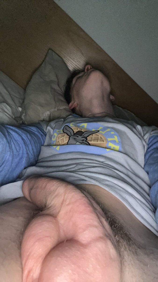 Cum kiss my neck 💋 
onlyfans.com/hung_aussie_tw…