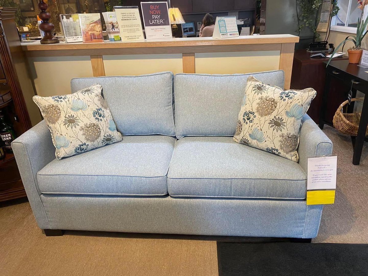 CONDO SOFA BEDS

Fresh spring colours of sofa beds!
🤩 Various styles, fabrics and leathers to choose from. 

👉 Visit our Guelph showroom today!

#Guelph #CustomFurniture #GuelphFurniture #SpringSavings #Recliners #SofaBeds fredericksgallery.ca