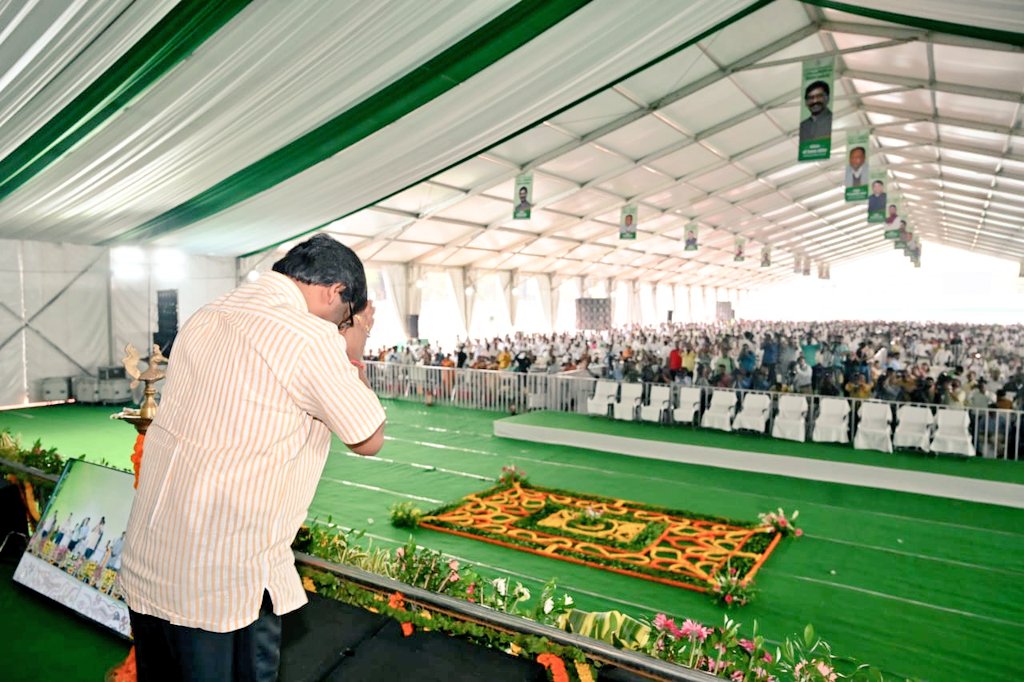 झारखंड के युवाओं को CM हेमंत ने 2550 को दिया नियुक्ति पत्र, आगे.. CM Hemant gave appointment letter to the youth of Jharkhand on 2550, further ..
