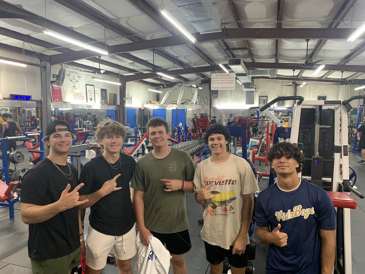 CoachNick_13's tweet photo. Leave AZ for a 7-day tournament in GA…one might assume there’s an “off-day”. Not for this group! Thanks to @StacksGym for the work. @NomadicBaseball #beuncommon https://t.co/KfqW0TeGqe