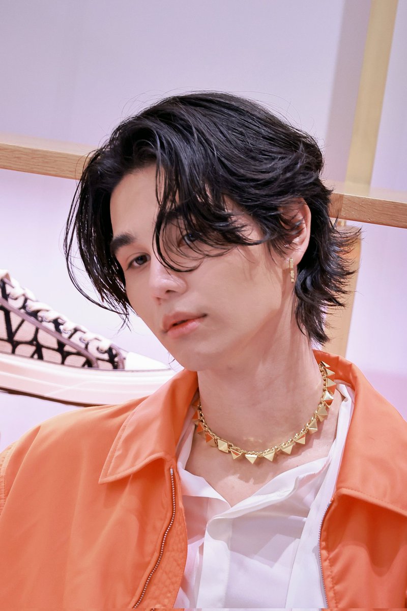 GALLERY_0731's tweet photo. 2023.06.22

Don't look at me like that, I'm addicted🥺🥺💜💜

#ValentinoMensXJeff 
#Jeffsatur
@jeffsatur https://t.co/PFhABai7z2