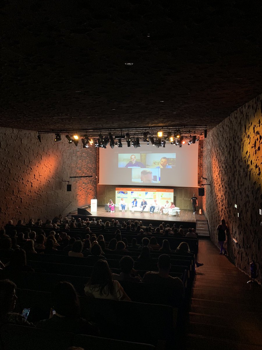 Finaliza el #DecimoAniversarioDeLanzaderas GRACIAS a quienes nos habéis acompañado en <a href="/CaixaForum/">CaixaForum</a> y #EnDirecto y a la #FamiliaLEES formada en los #10AñosDeLanzaderas Por muchos más logrando el gran #objetivo 🎯: impulsar el #FuturoLaboral de personas en #desempleo 🫶 #GRACIAS 🫶