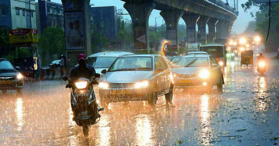 Dear Hyderabadis! Get ready for another day of widespread moderate-heavy monsoon showers in many parts of #Hyderabad city during next 2-3 hours. Conditions looking very good today! Go out with umbrella☂️! 

#HyderabadRains #Telangana