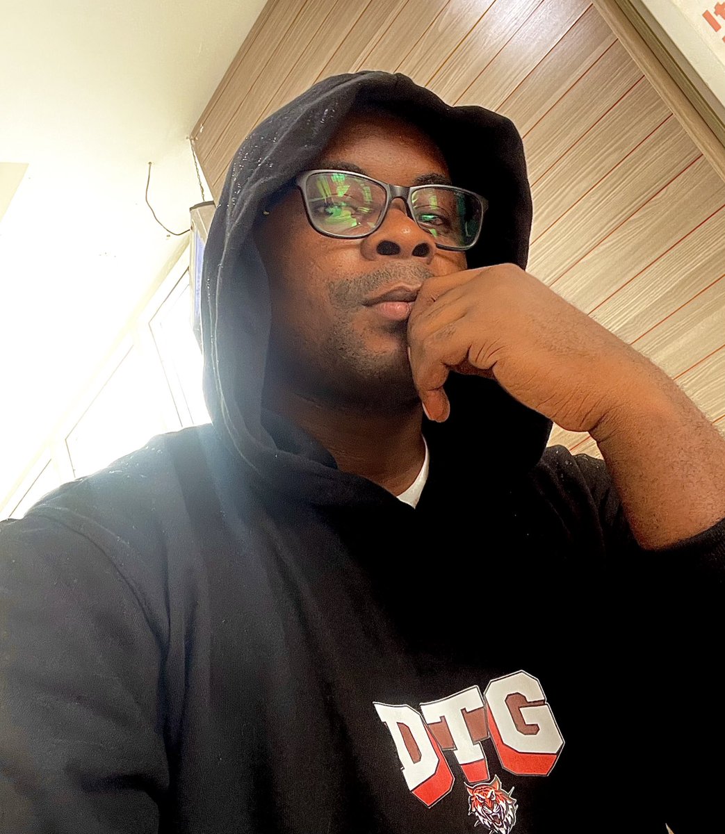 Tigers in CTNG Gather here!!

Flaunt a photo of you rocking your @DefiTigertoken Merch under this tweet.
Comment or quote retweet!

Lemme start:
$DTG