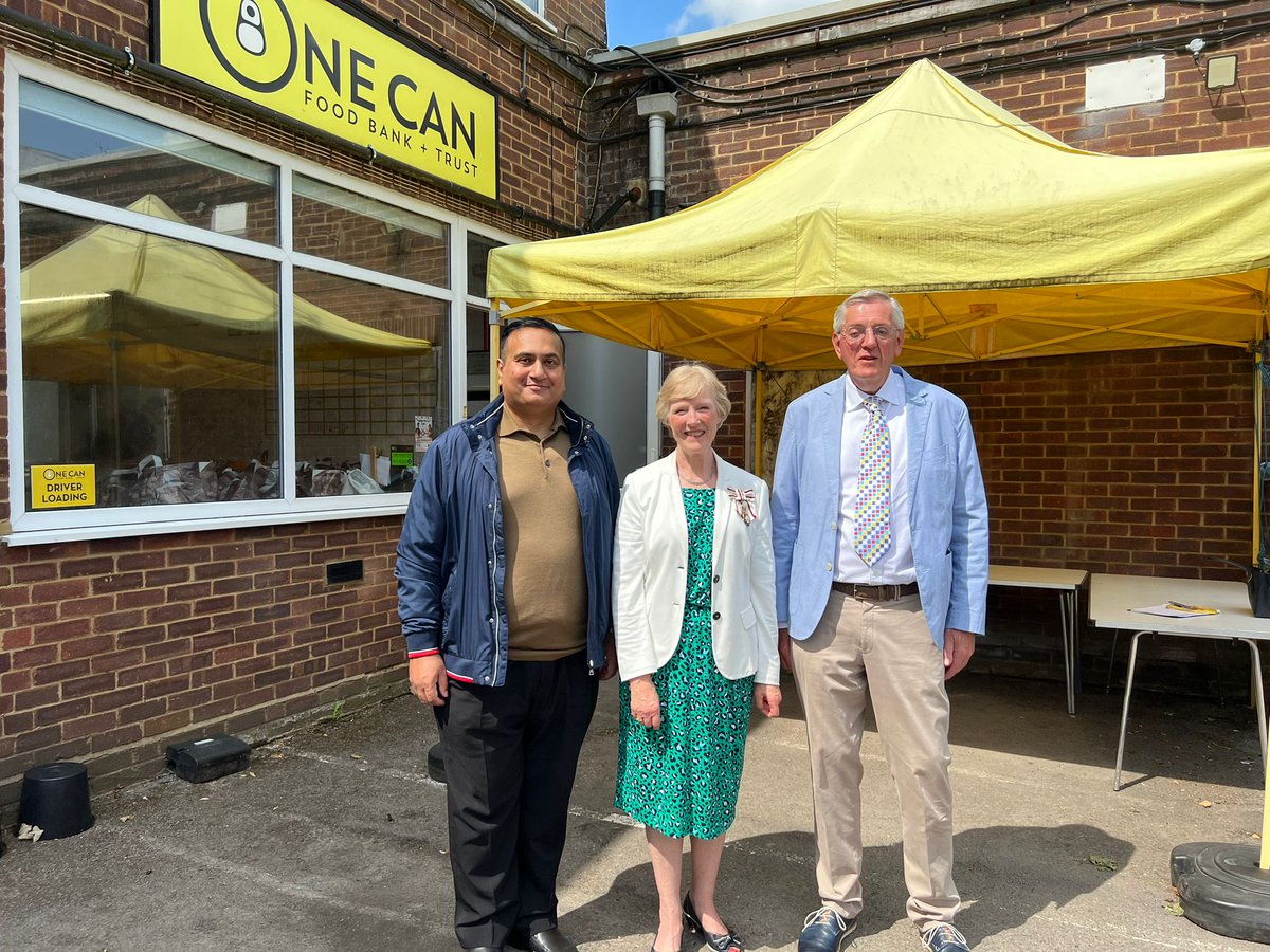 Our purchasing manager Sarfaraz and trustee of local foodbank @onecan_trust was today joined by Lady Howe at their facility in High Wycombe #community #goodcauses