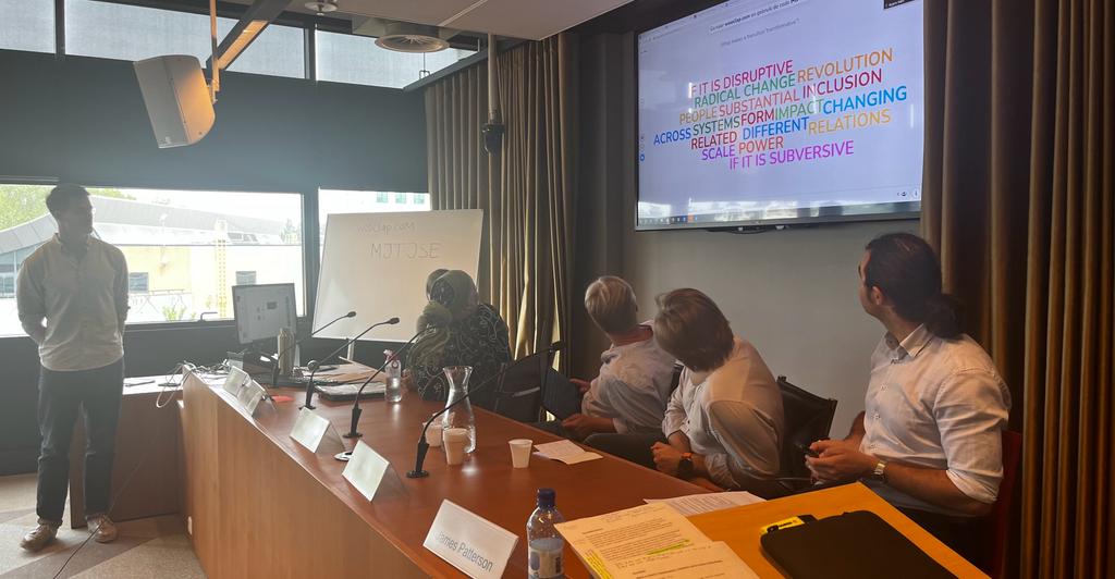 Playing with words and concepts - it was fun to think together about transitions and transformations this morning <a href="/SGEL_UvA/">Sustainable Global Economic Law - SGEL</a>! With <a href="/EWStapper/">Michiel Stapper</a> <a href="/jamespatt10/">James Patterson</a> @ayshemm <a href="/Niko_Soininen/">Niko Soininen</a> @PoulFKjaer <a href="/UlrikeJuerschik/">Ulrike Jürschik</a> <a href="/milkastepien/">Miłosława (Miłka) Stępień</a>