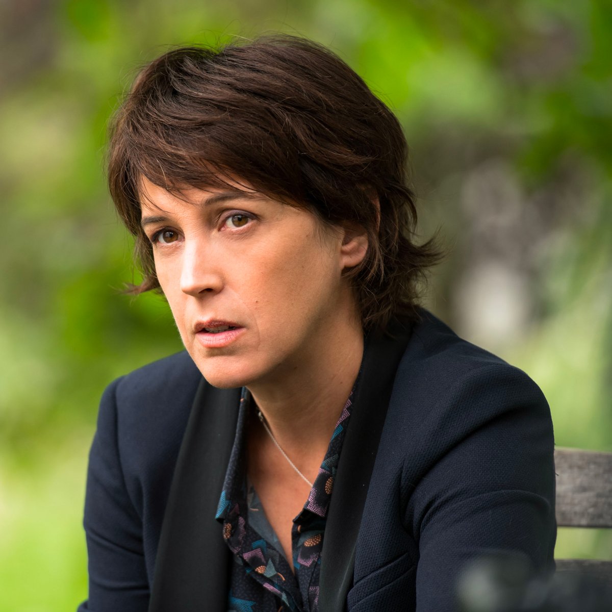 Toujours aussi fans de Marie-Jeanne ❤️

On souhaite un joyeux anniversaire à son interprète dans Le Bureau des Légendes, Florence Loiret-Caille ! #LBDL