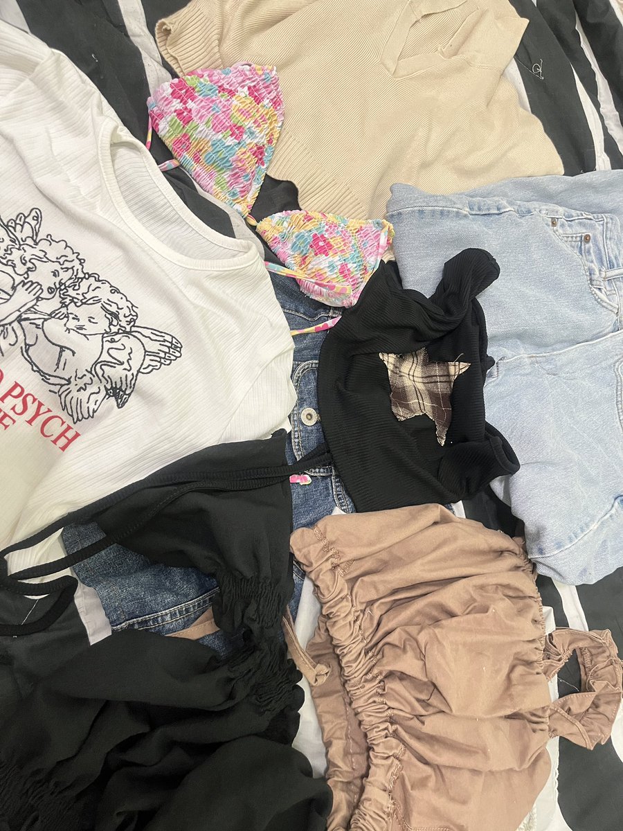 daix_xi's tweet photo. โล๊ะเสื้อผ้า มือ 1 มือ2 ค่าส่งเหมา50
#เสื้อผ้ามือสอง 
#เสื้อผ้ามือ1 
#เสื้อผ้าy2k https://t.co/LWltSdWqR9