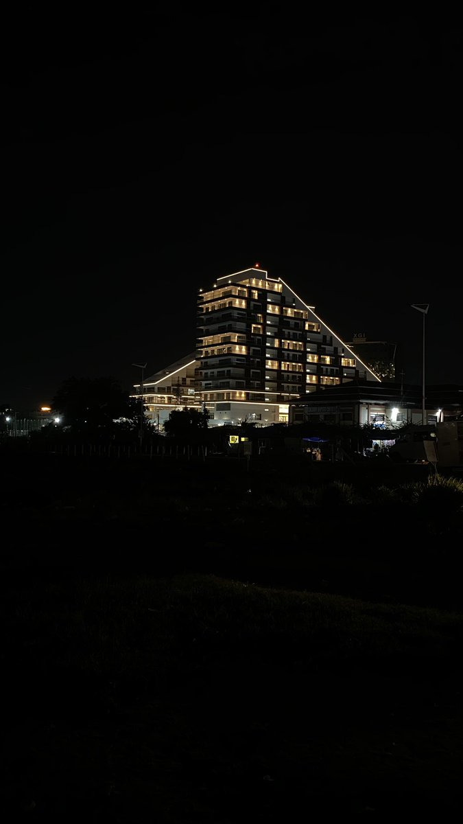 📍The Signature Apartments. 

DM to book your aerial shoot with us. 

#accra #Ghana #yvonnenelson #dronephotography #dji