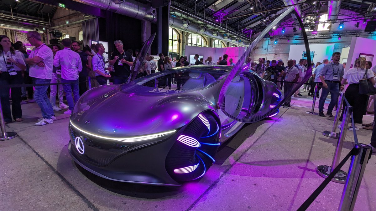 SwarmLogistics's tweet image. Let the Startup Autobahn begin... #startupautobahn #stuttgart #mobility @startupautobahn