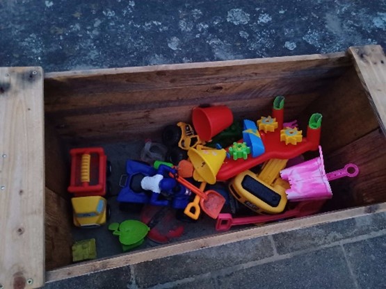 Trials of beach toy boxes are underway by the teams in Environment and Recreation and Amenity.

Beach visitors can borrow plastic toys that are left on city beaches, returning them after use to be reused by more sandcastle-making and hole-digging enthusiasts!

#YourCouncilDay