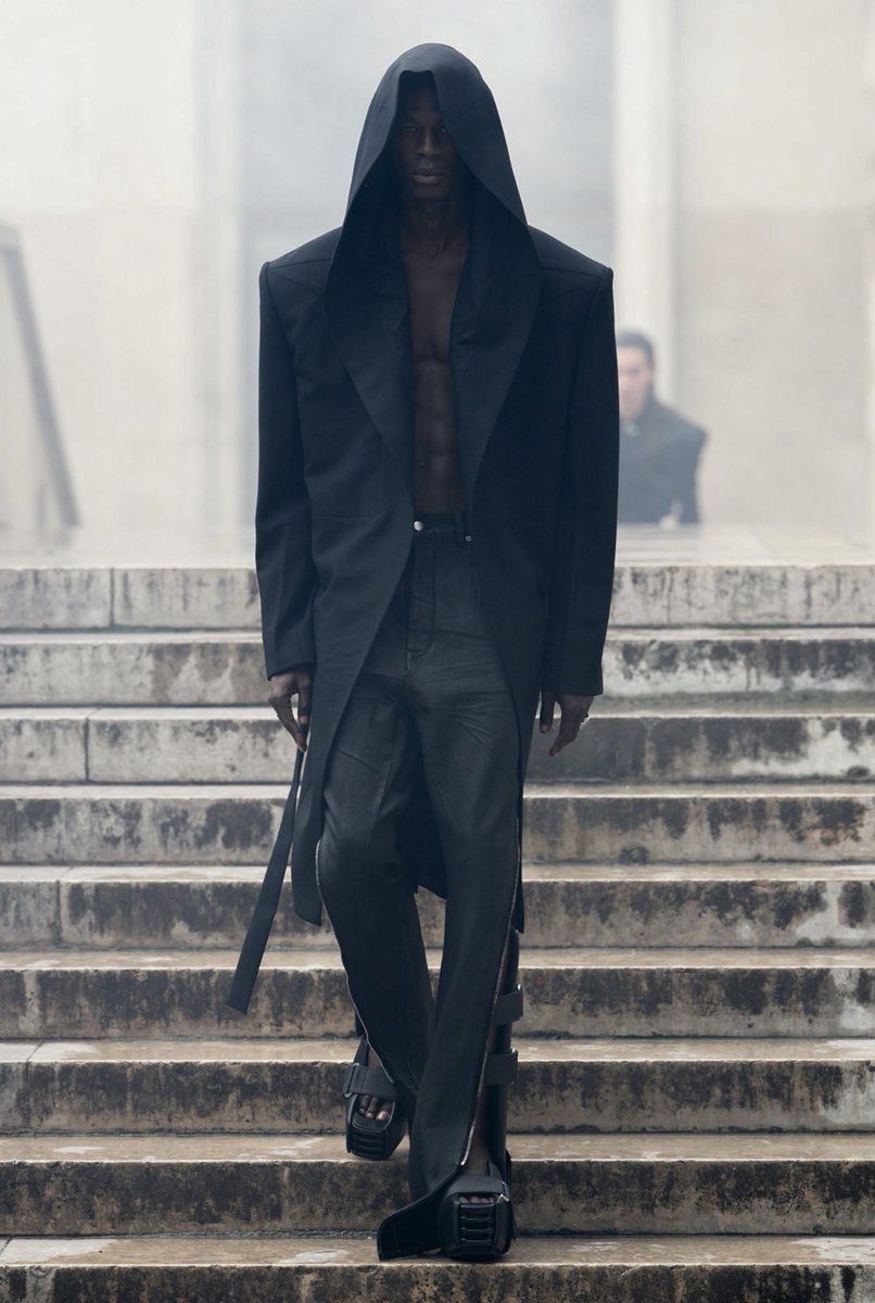 gigiwritesss's tweet photo. RICK OWENS// SS 24 MENSWEAR https://t.co/en07ye23Cx