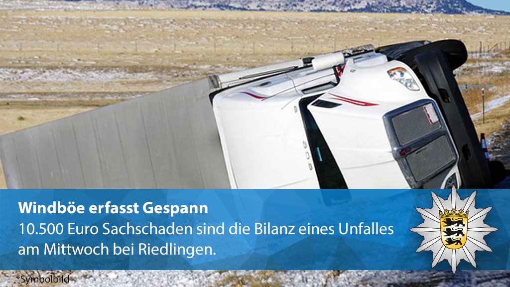 PolizeiUL's tweet photo. + 10.500€ #Schaden nach #Windböe + 🌪️ 💸
Gestern kippte der Anhänger eines LKWs auf der #B312 zwischen Riedlingen & Zwiefalten um. Er wurde von einer Windböe erwischt. Das geladene & schlecht gesicherte Styropor verteilte sich anschließend über die Wiese.
https://t.co/ysJToKMZRu https://t.co/svYfgskfRF