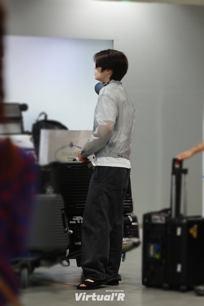 라니 겉옷 저거 엄청난 시스루엿네
𐨛 𐌅 𐨛 𐌅 𐨛 𐌅 𐨛 𐌅 𐨛 𐌅 𐨛 𐌅 𐨛 𐨛 𐌅 𐨛 𐌅 𐨛 𐌅 𐨛 𐌅 𐨛 
팔꿈치가 핑크