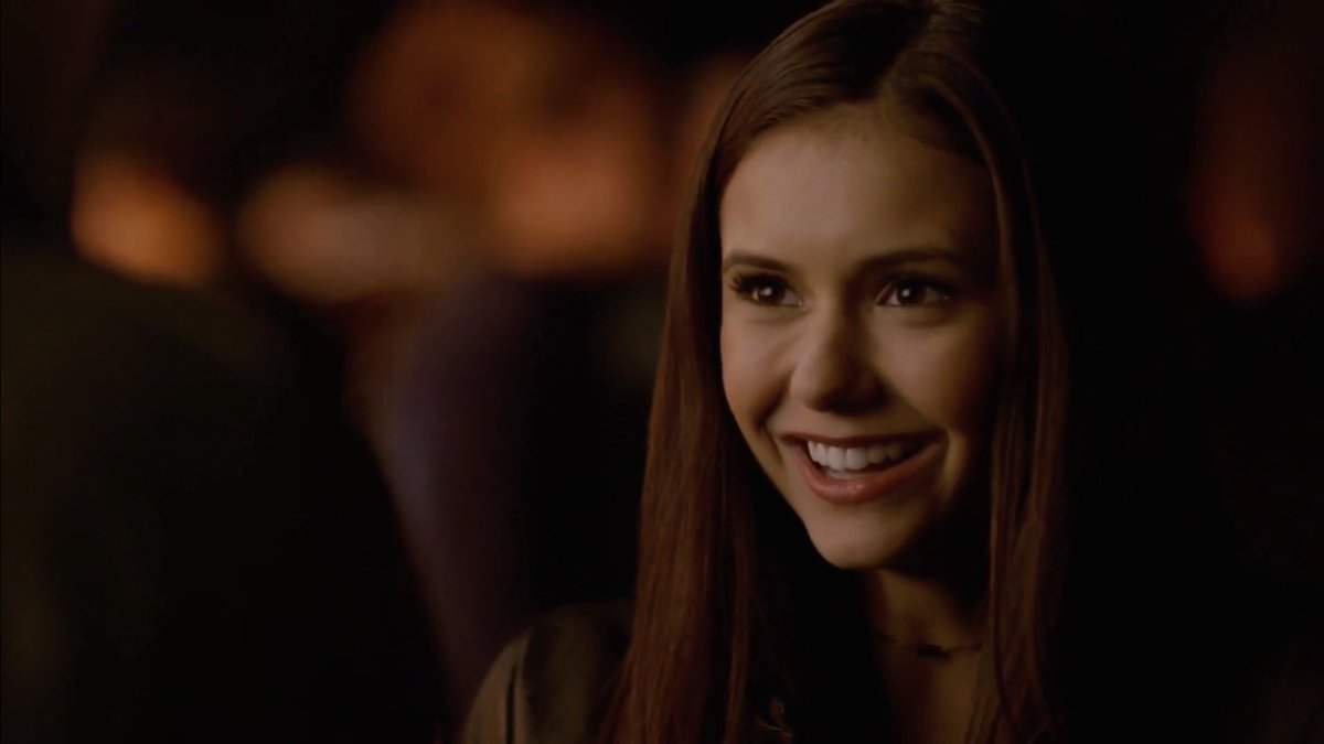 tvdudailys's tweet photo. happy birthday to elena gilbert🎂 https://t.co/TV2BVwoRt2