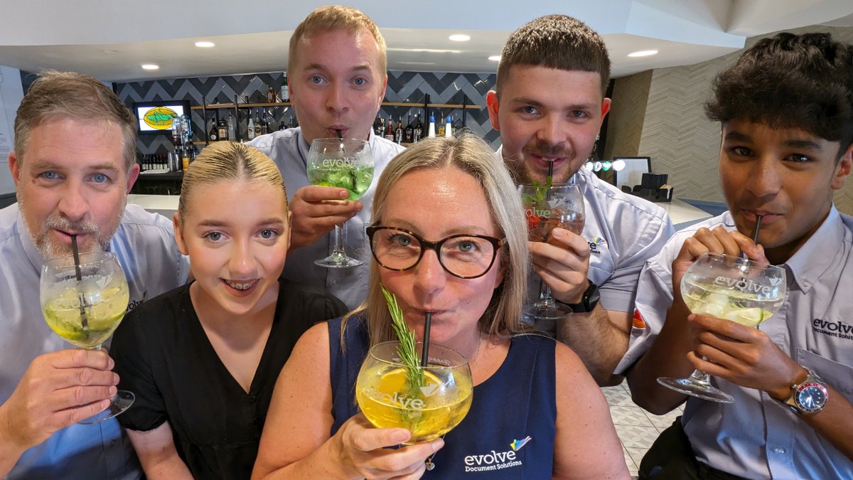 EvolveDocS's tweet photo. What's this? Drinking on the job??! What exactly (and why!) have your friendly team of Evolvers been secretly sipping? You can read the story here: https://t.co/e6pFzd614k #hopfest @Rugbyhoppers https://t.co/0imR84K5ie